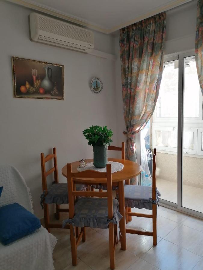Gemuetliche Ferienwohnung In Torrevieja Ca100M Vom Strand Playa Del Cura Entfernt Εξωτερικό φωτογραφία