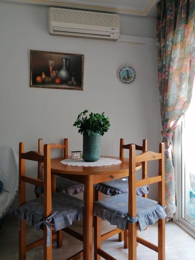 Gemuetliche Ferienwohnung In Torrevieja Ca100M Vom Strand Playa Del Cura Entfernt Εξωτερικό φωτογραφία